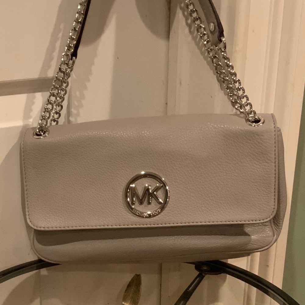 NEVER USED 1 TIME -MICHAEL KORS BAG